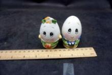 Lefton Egg Couple Salt & Pepper Shaker Set