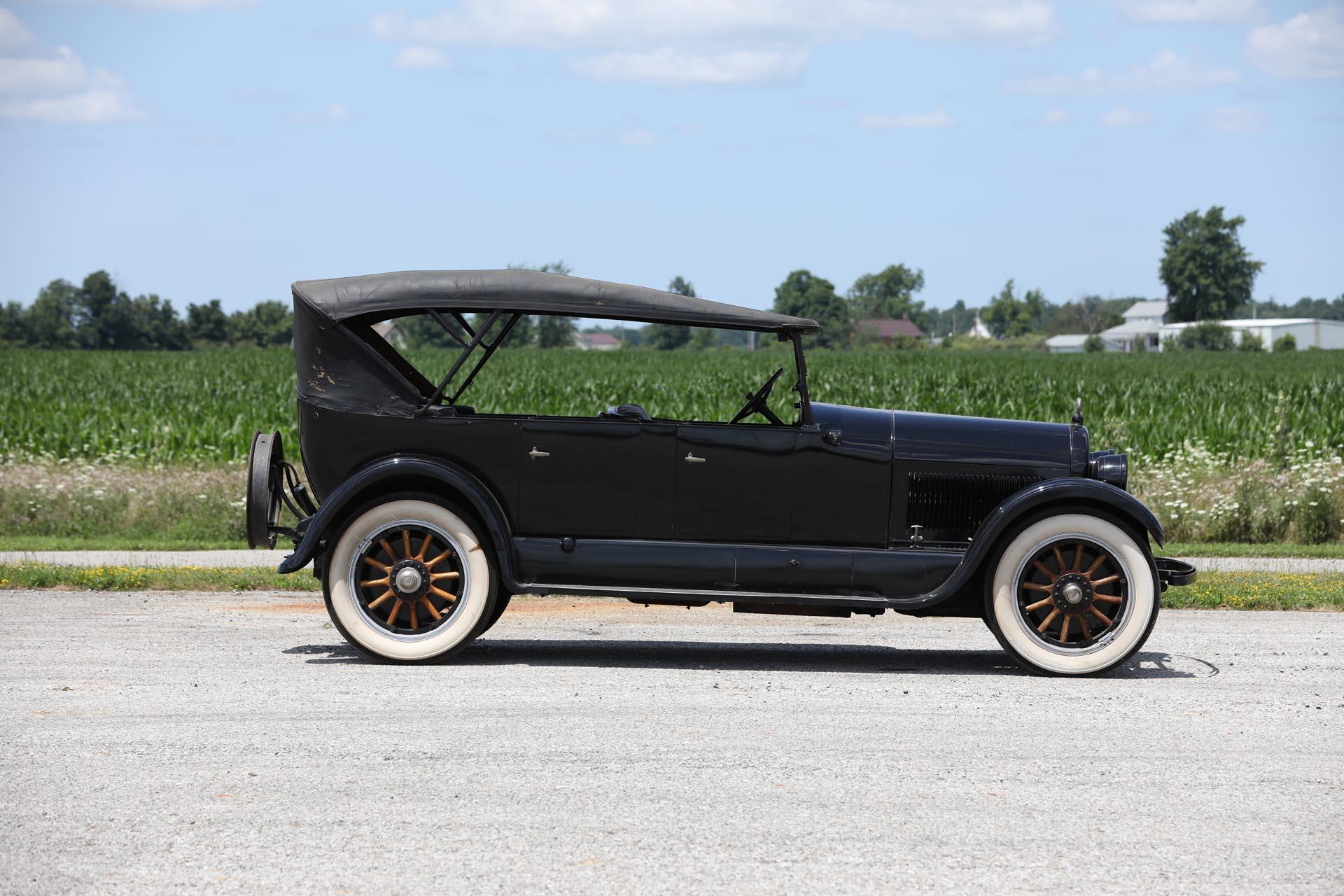 1924 Cadillac  Seven-Passenger Touring