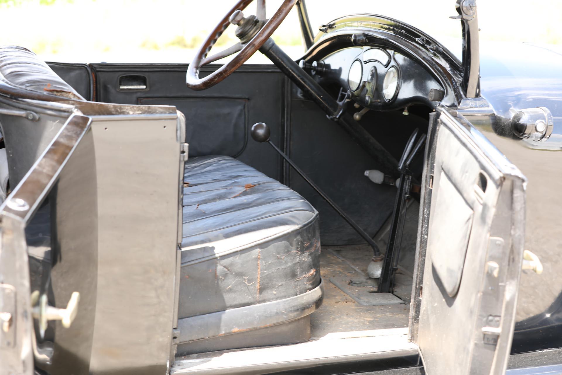 1924 Cadillac  Seven-Passenger Touring