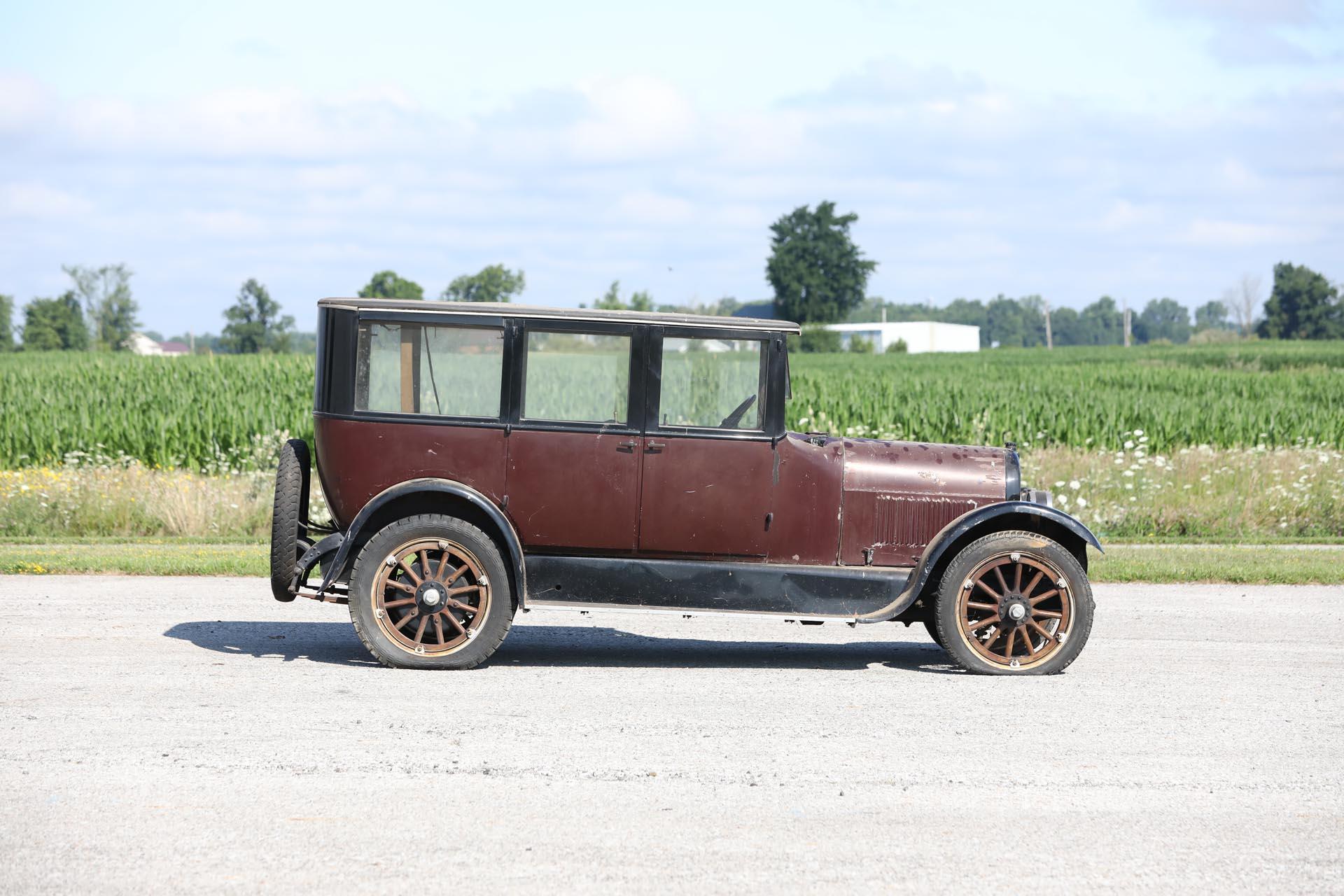 1923 Stephens 6-20 Seven-Passenger Sedan