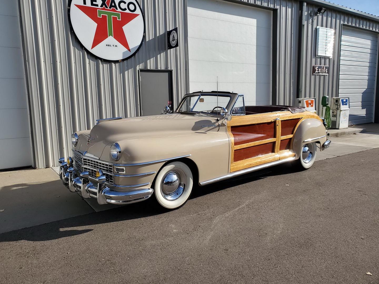 1947 Chrysler  Town & Country Convertible