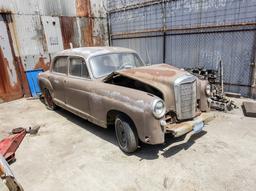 1958 Mercedes-Benz 220S Ponton Sedan