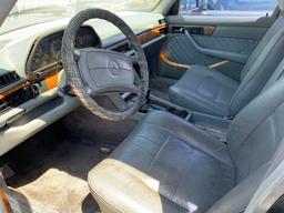 1988 Mercedes-Benz 560SEL Sedan