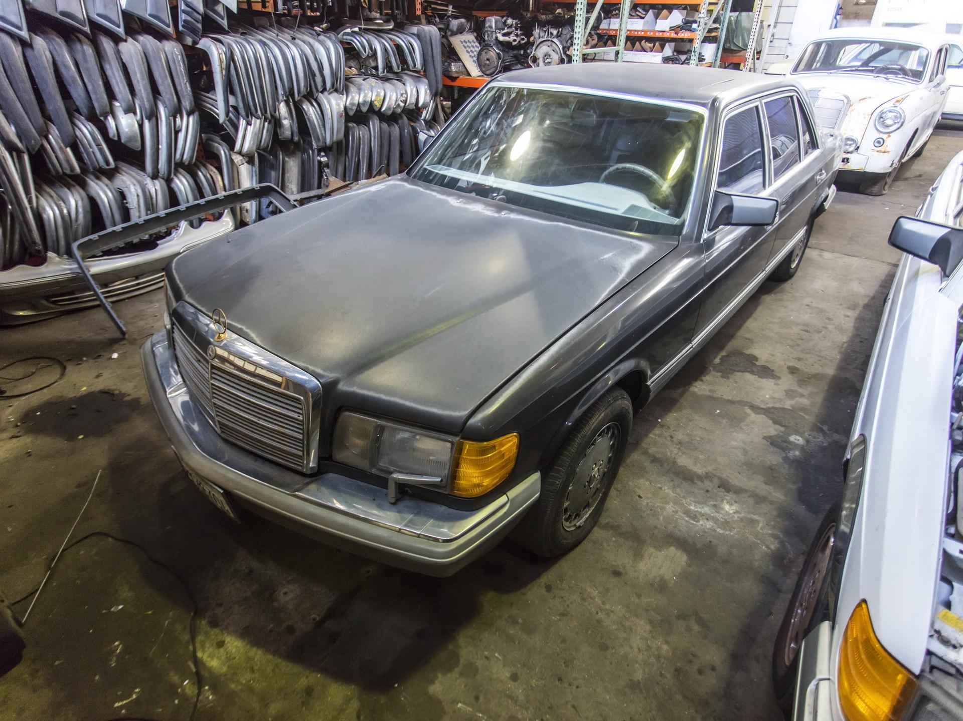 1988 Mercedes-Benz 560SEL Sedan