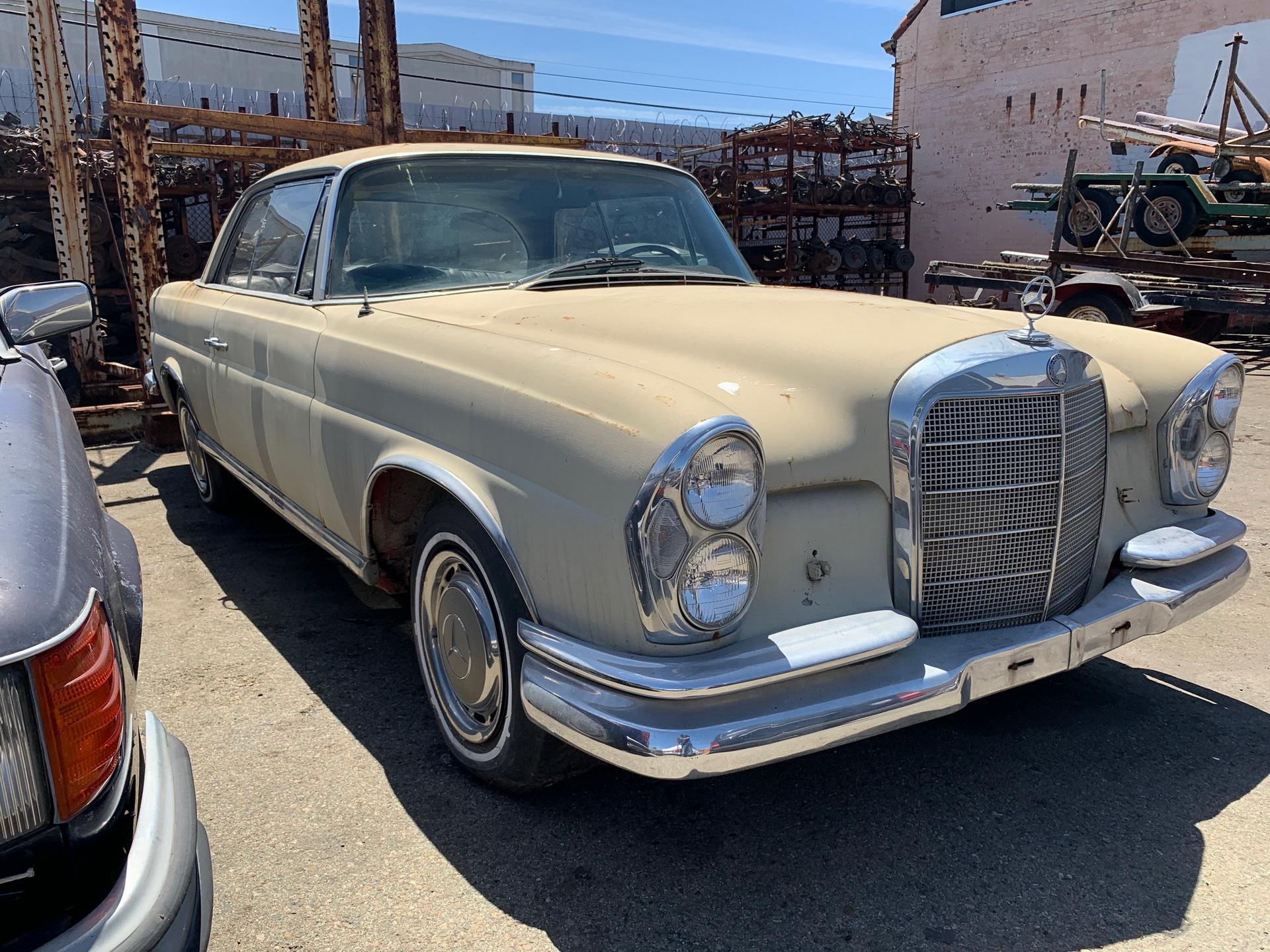 1966 Mercedes-Benz 250SE Coupe