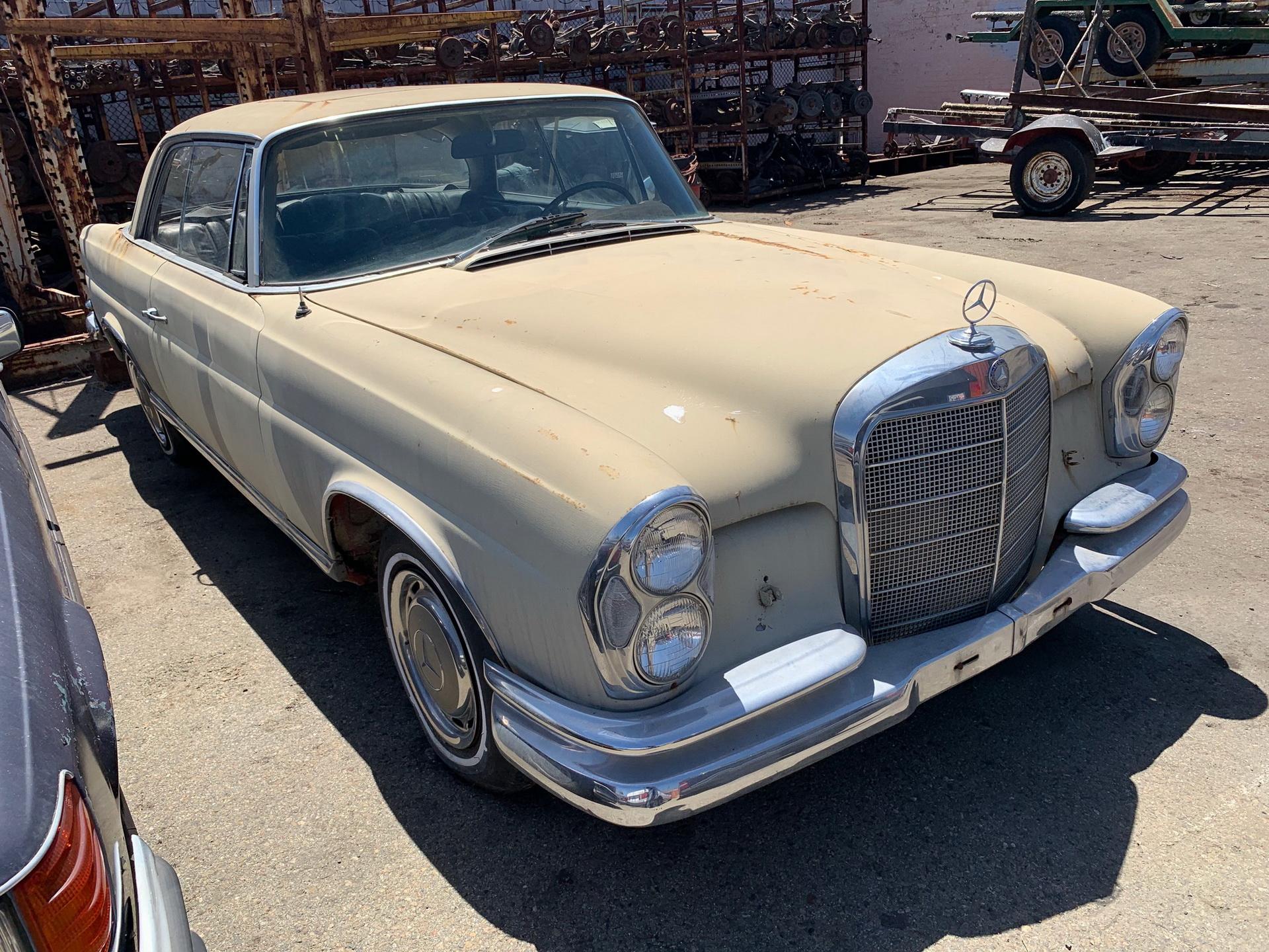 1966 Mercedes-Benz 250SE Coupe