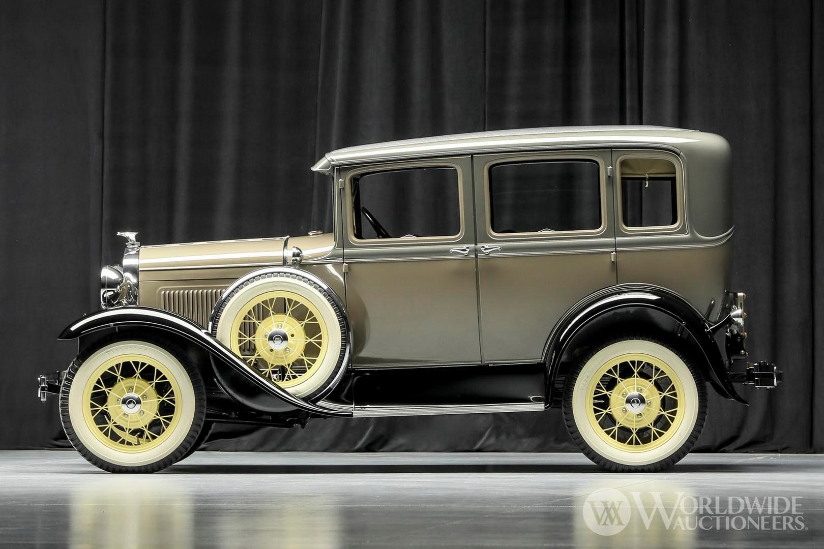 1930 Ford Model A Town Sedan