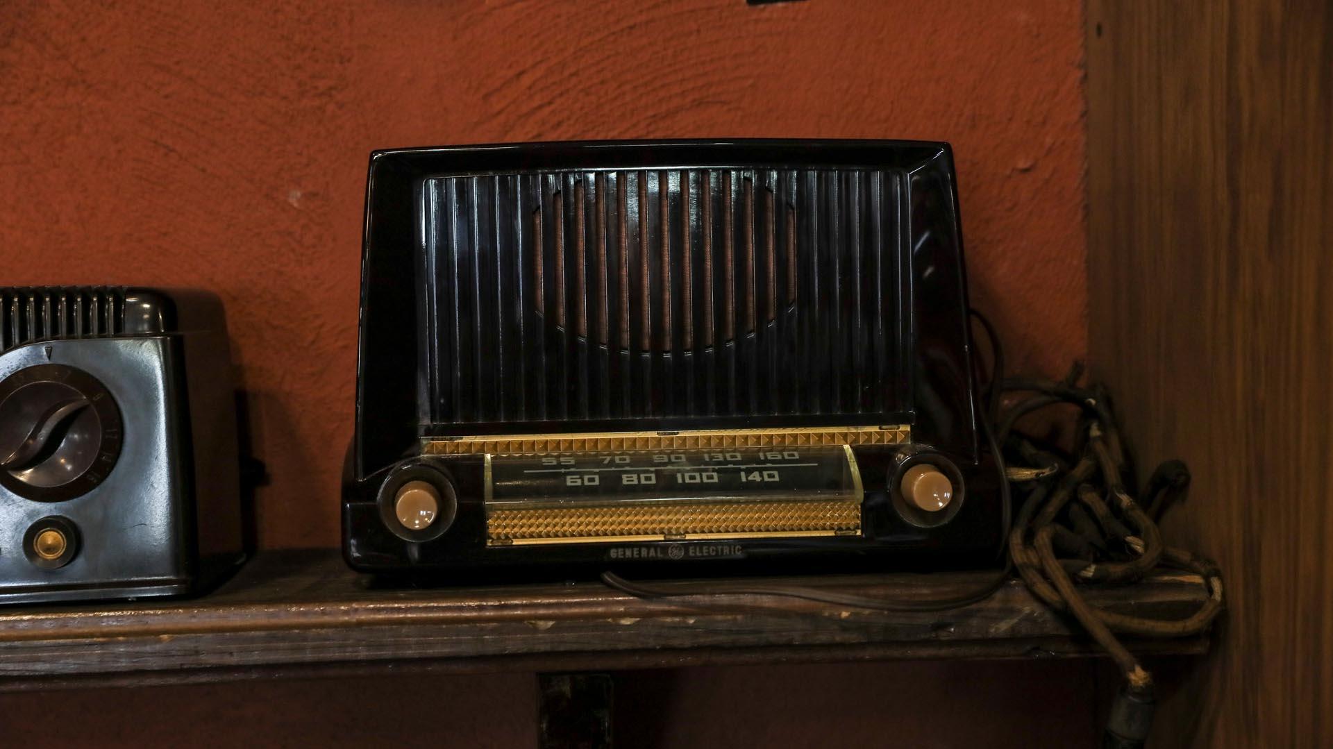 Collection of 10 Table Radios, Car Radio and Speaker