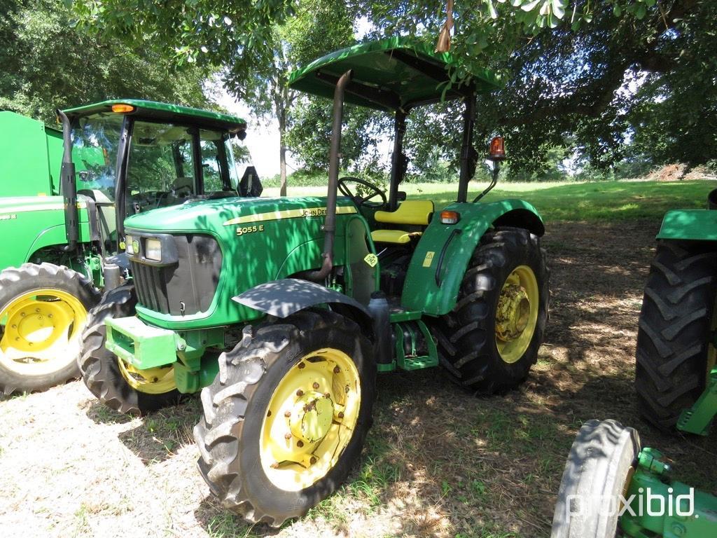 John Deere 5055 E Tractor