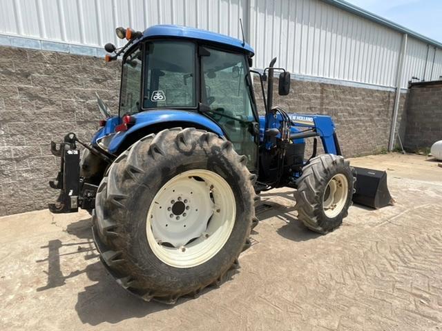 NH TD5050 Tractor w/ 825 TL Loader