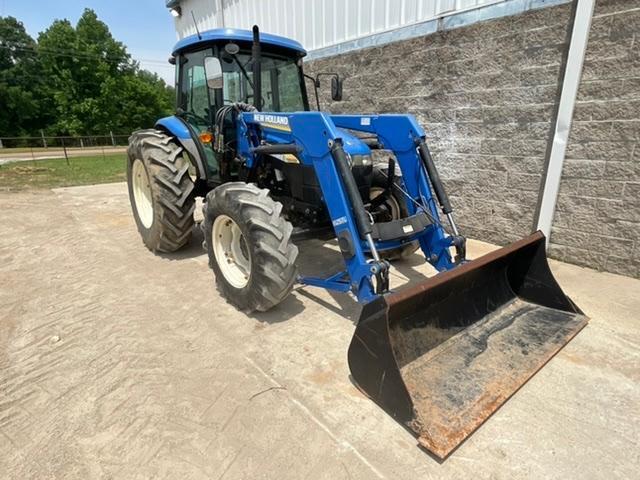 NH TD5050 Tractor w/ 825 TL Loader