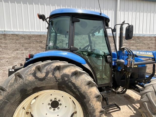 NH TD5050 Tractor w/ 825 TL Loader