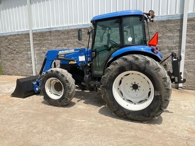 NH TD5050 Tractor w/ 825 TL Loader