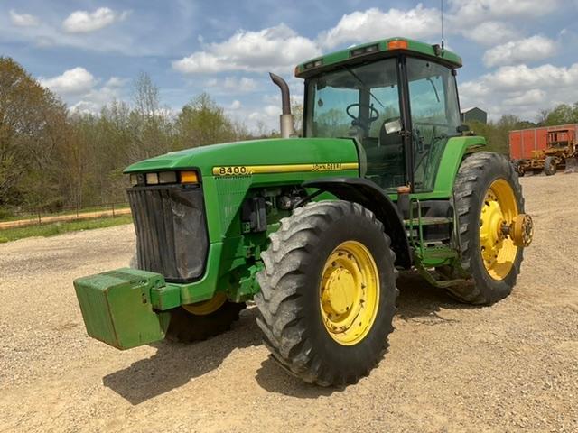 JOHN DEERE 8400 Tractor