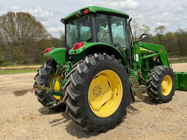 JOHN DEERE 6715 Tractor w/ Loader