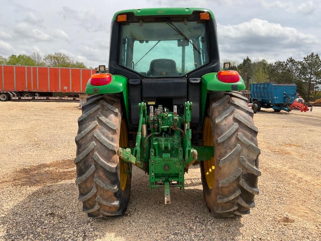 JOHN DEERE 7130 Tractor