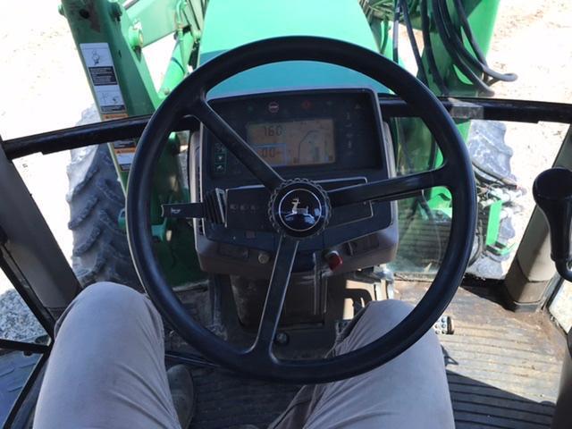 JOHN DEERE 7800 Tractor w/ Loader