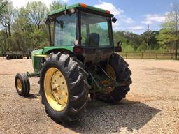 JOHN DEERE 2950 Tractor