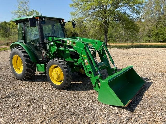 JOHN DEERE 5075E Tractor w/ Loader