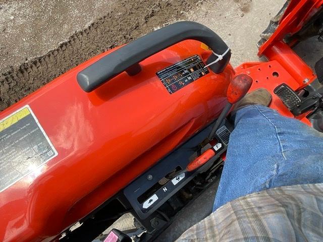 Kubota L3901 Tractor w/ loader