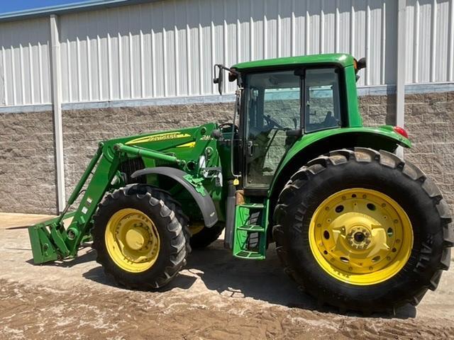 John Deere 7520 Tractor W/ JD 741 Loader