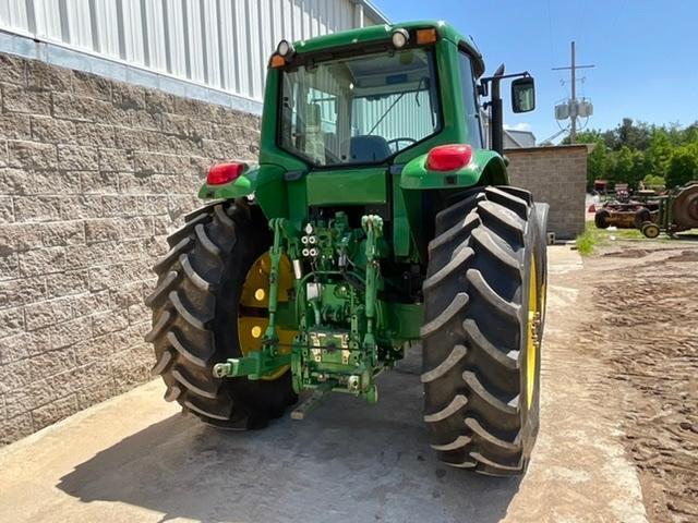 John Deere 7520 Tractor W/ JD 741 Loader