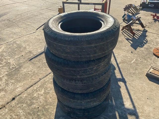 (5) 255/70R17 Tires Toyo Open Country