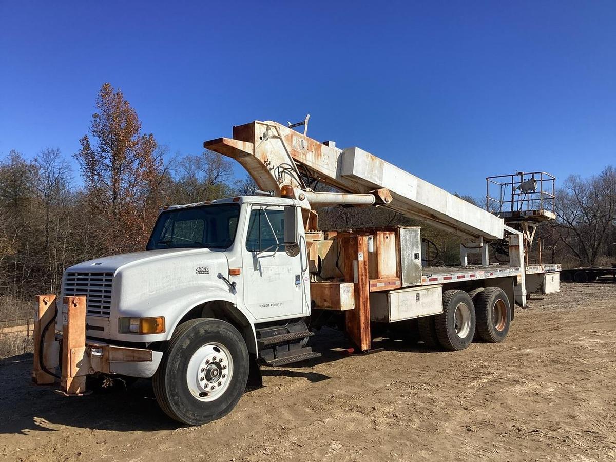 1998 International 4900 Bucket Truck