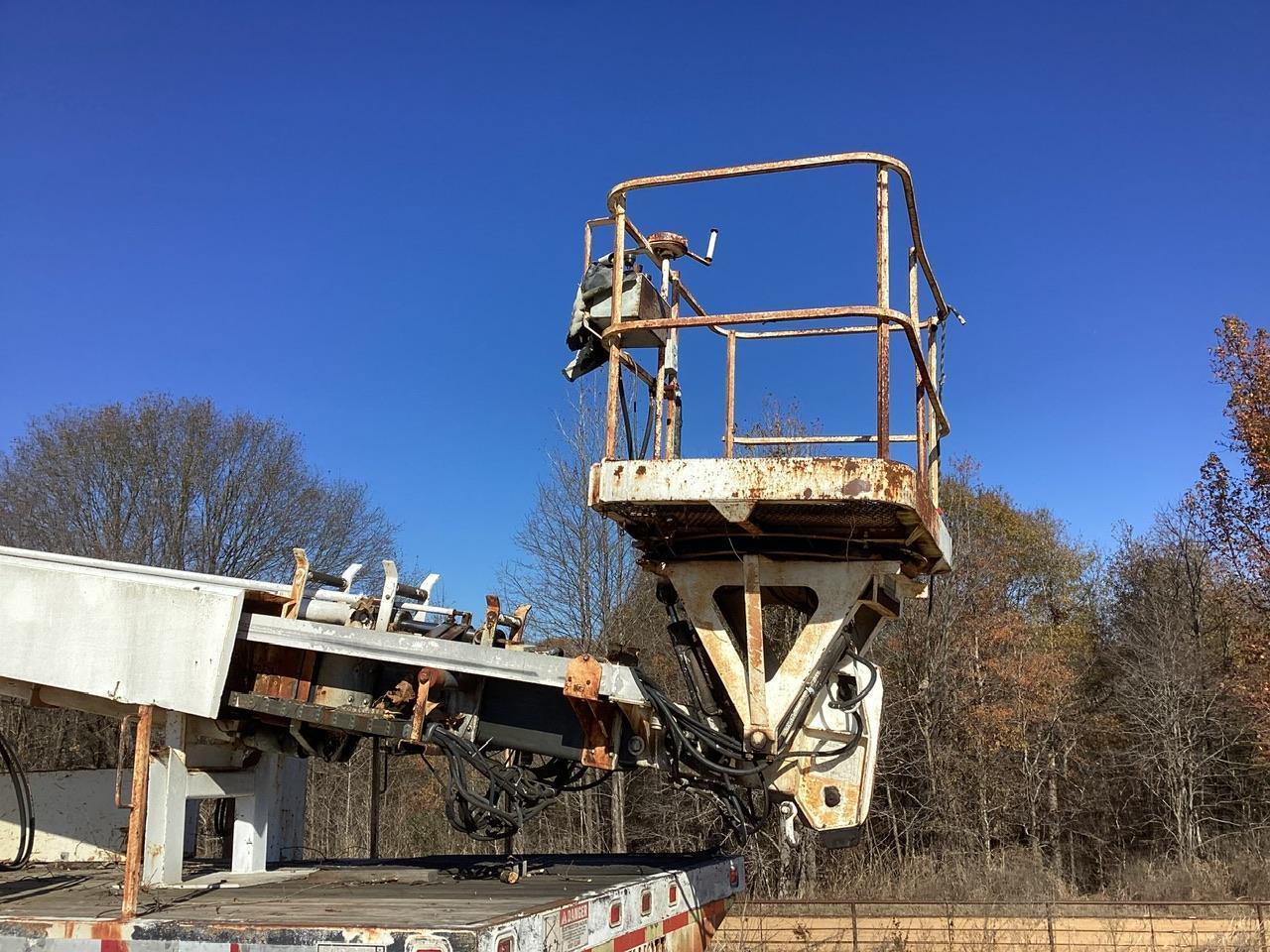 1998 International 4900 Bucket Truck