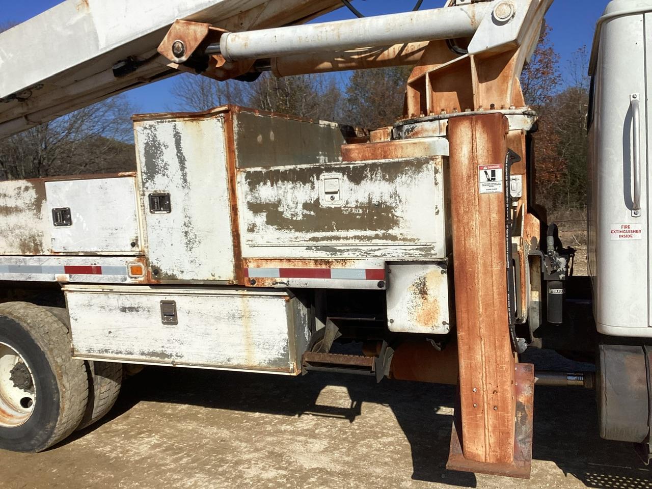 1998 International 4900 Bucket Truck