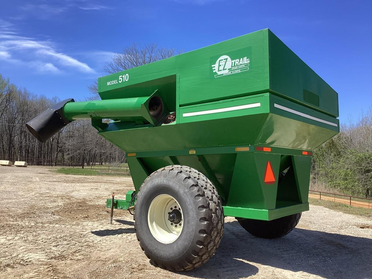 EZ Trail 510 Grain Cart