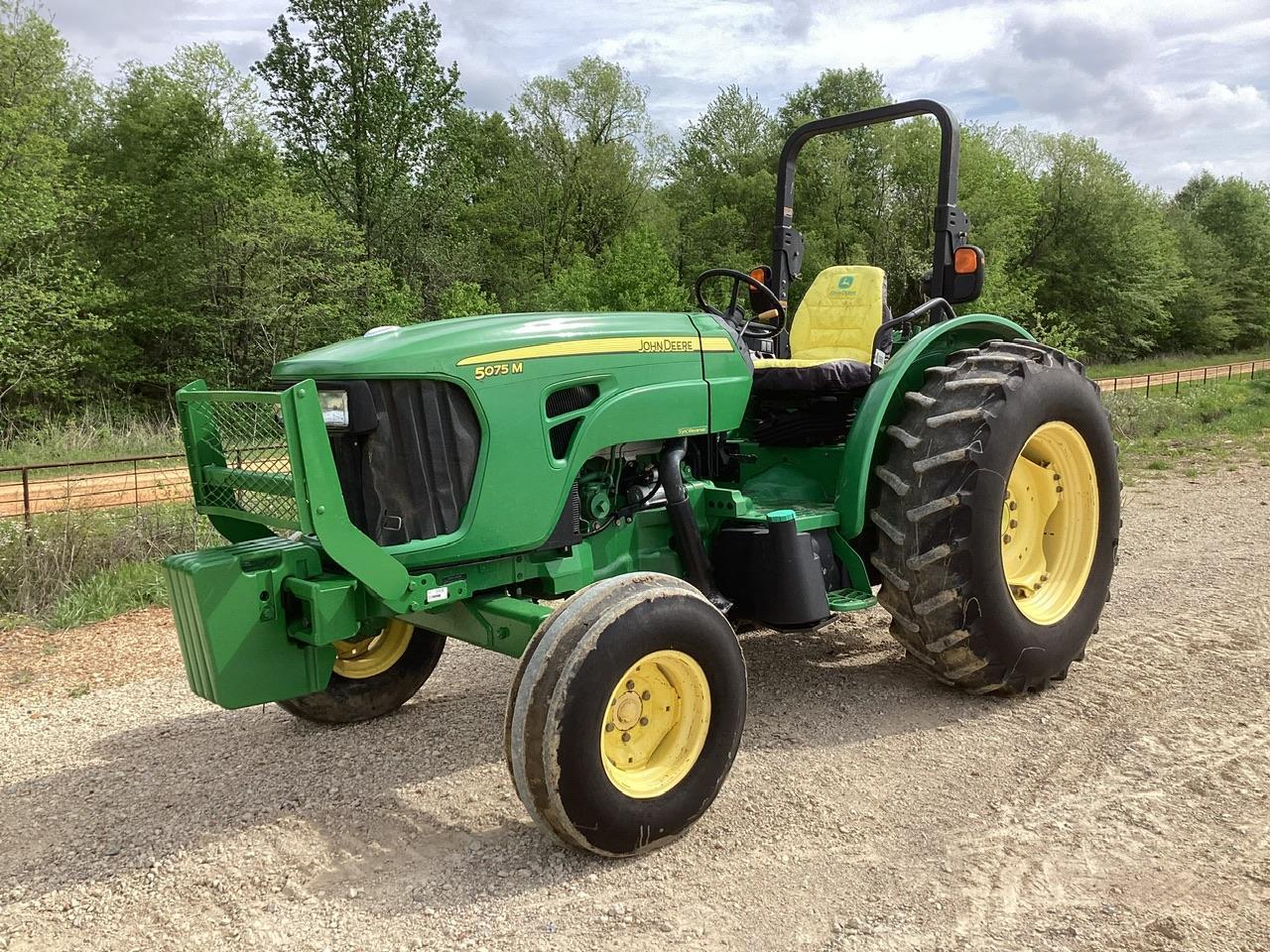 2009 John Deere 5075M Tractor