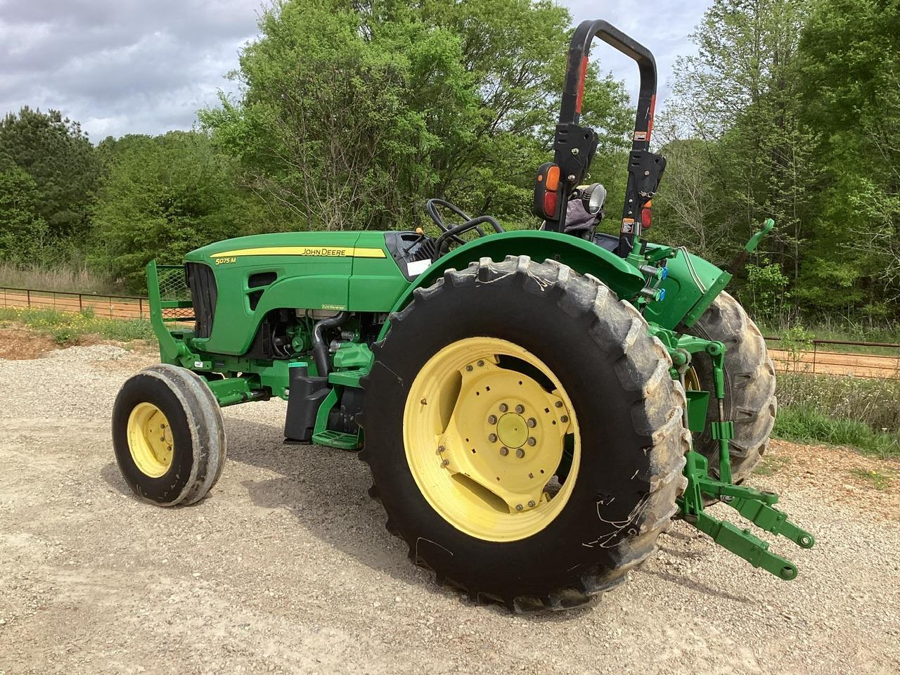 2009 John Deere 5075M Tractor