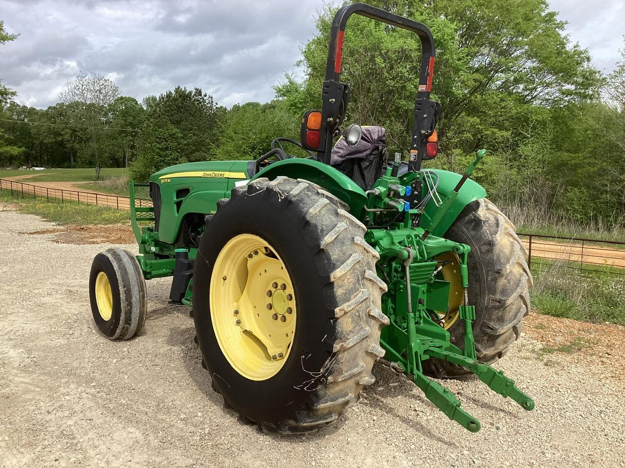 2009 John Deere 5075M Tractor