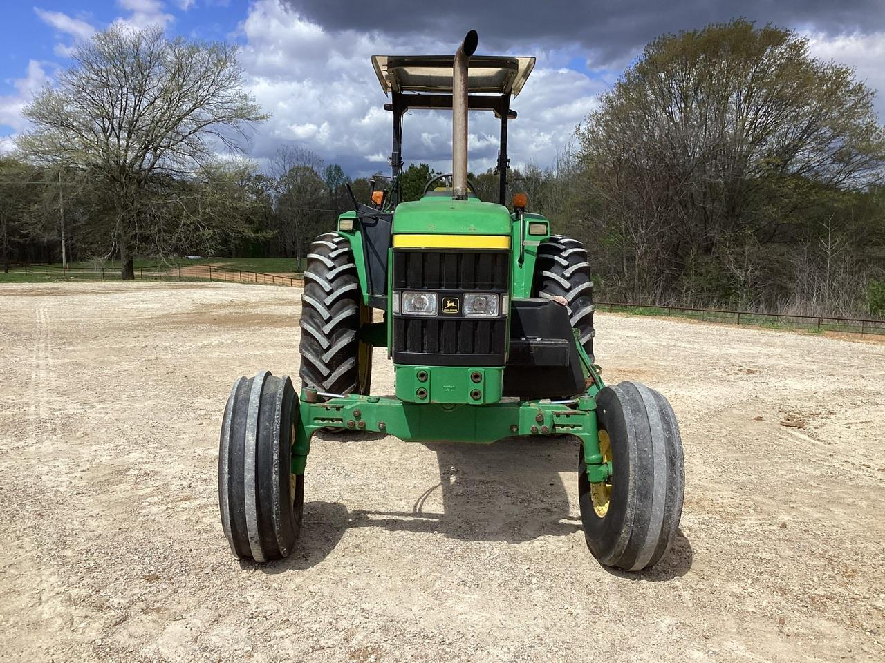 John Deere 7210 Tractor OROPS 2WD