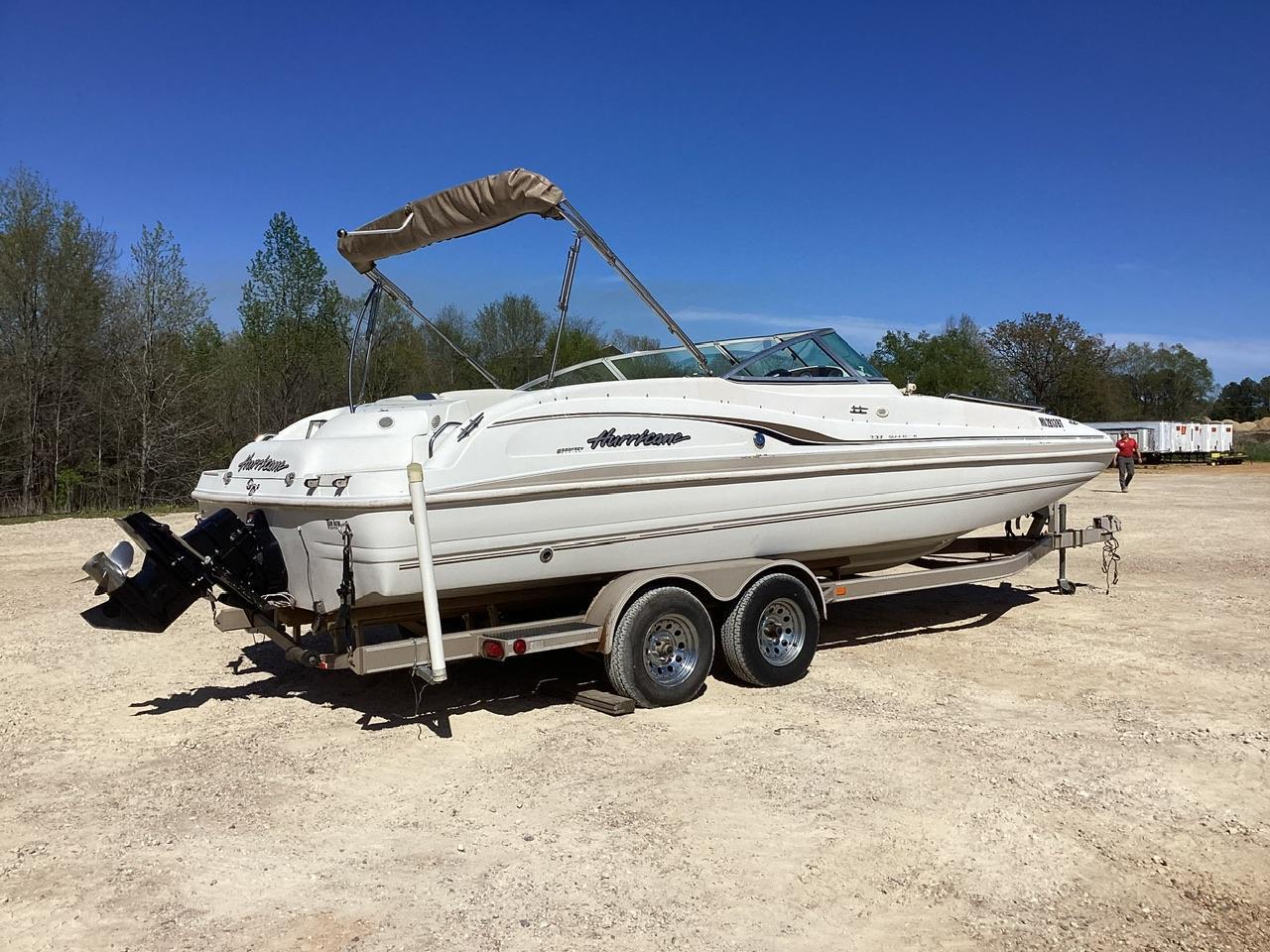 2000 Godfrey Hurricane 237 Sundeck Boat