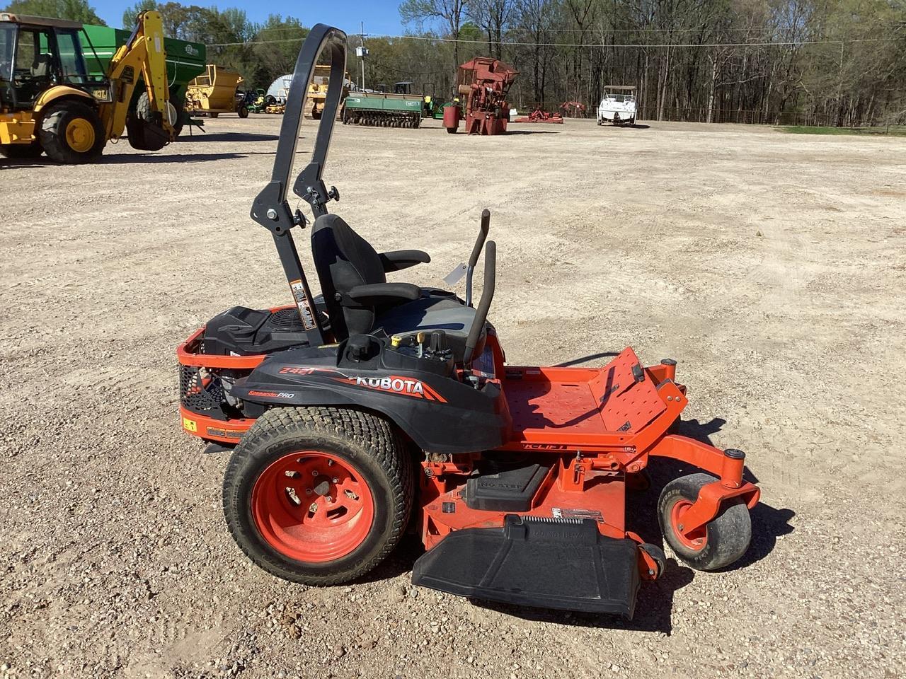 Kubota Z421 Zero Turn Mower