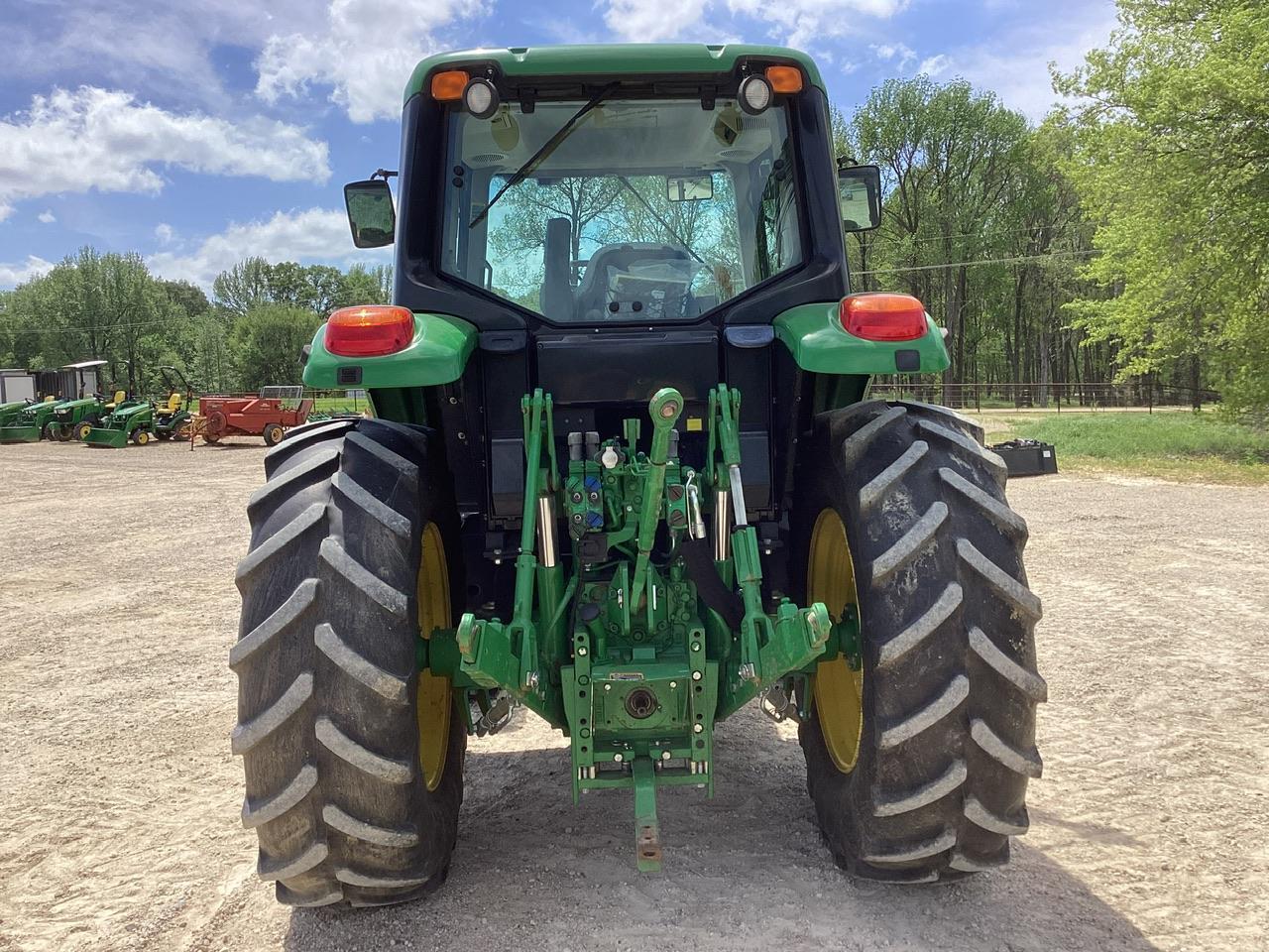 John Deere 6120M Tractor MFWD