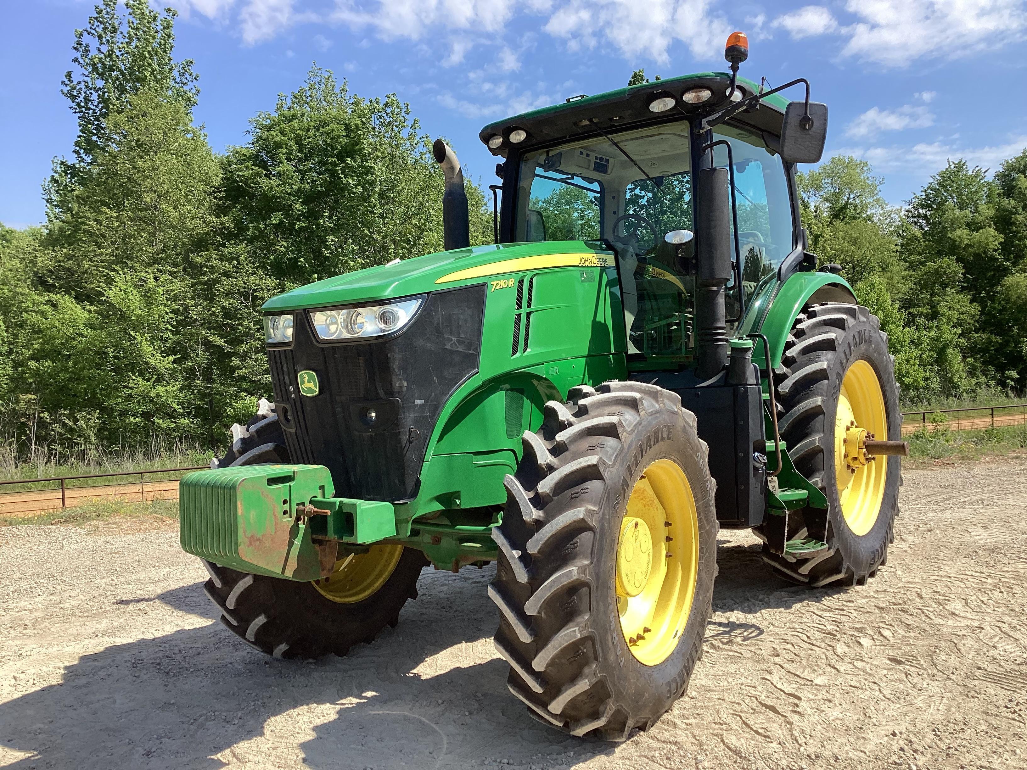 2014 John Deere 7210R Tractor