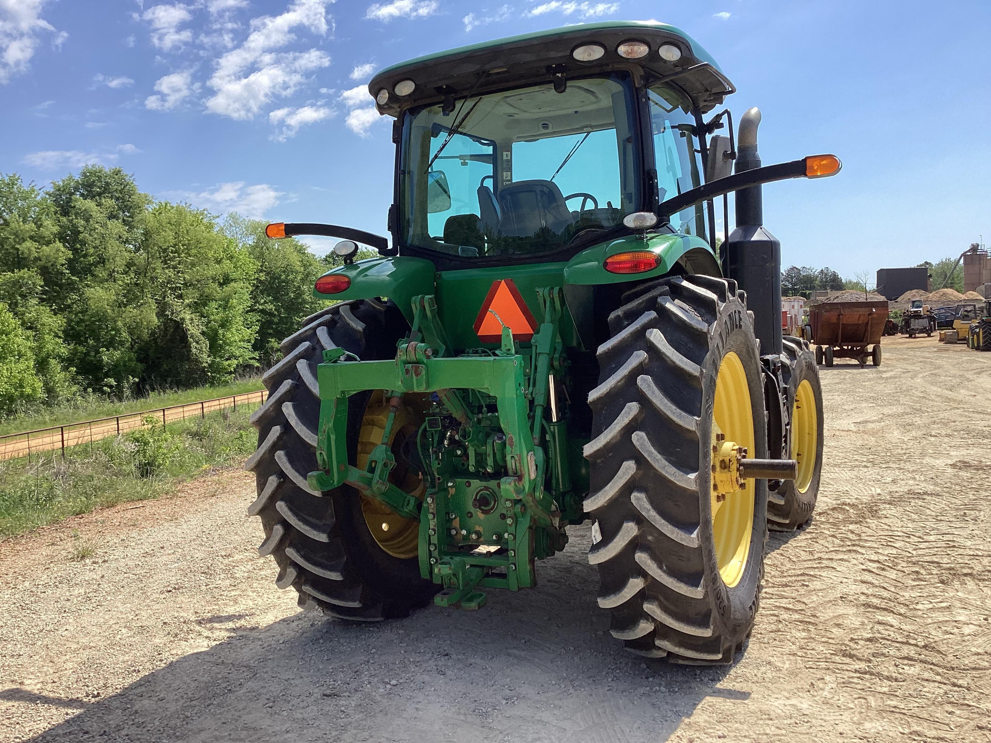 2014 John Deere 7210R Tractor