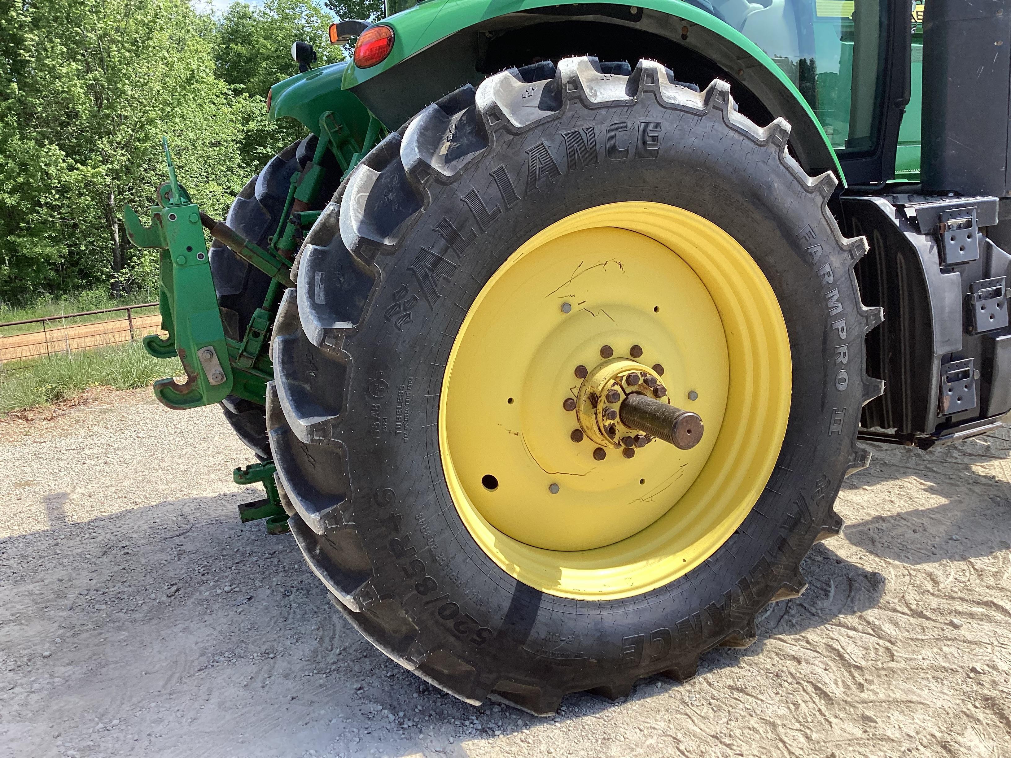 2014 John Deere 7210R Tractor