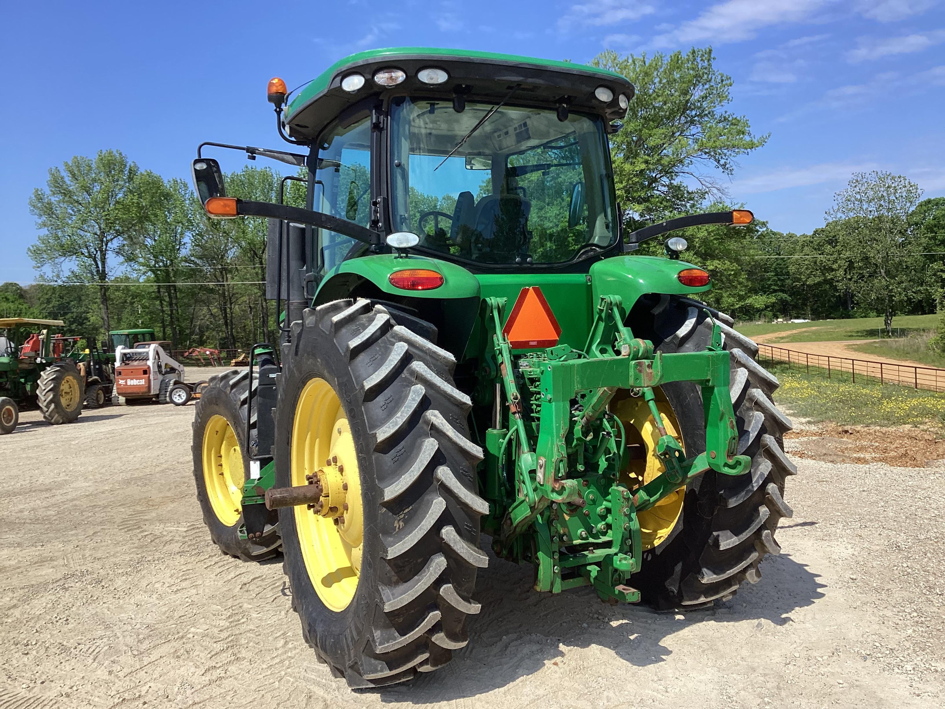 2014 John Deere 7210R Tractor