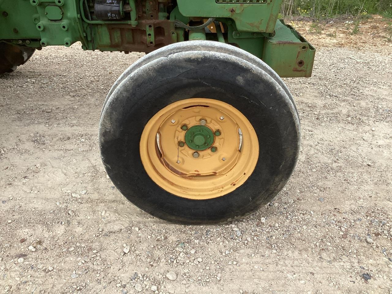 1986 John Deere 1250 Tractor