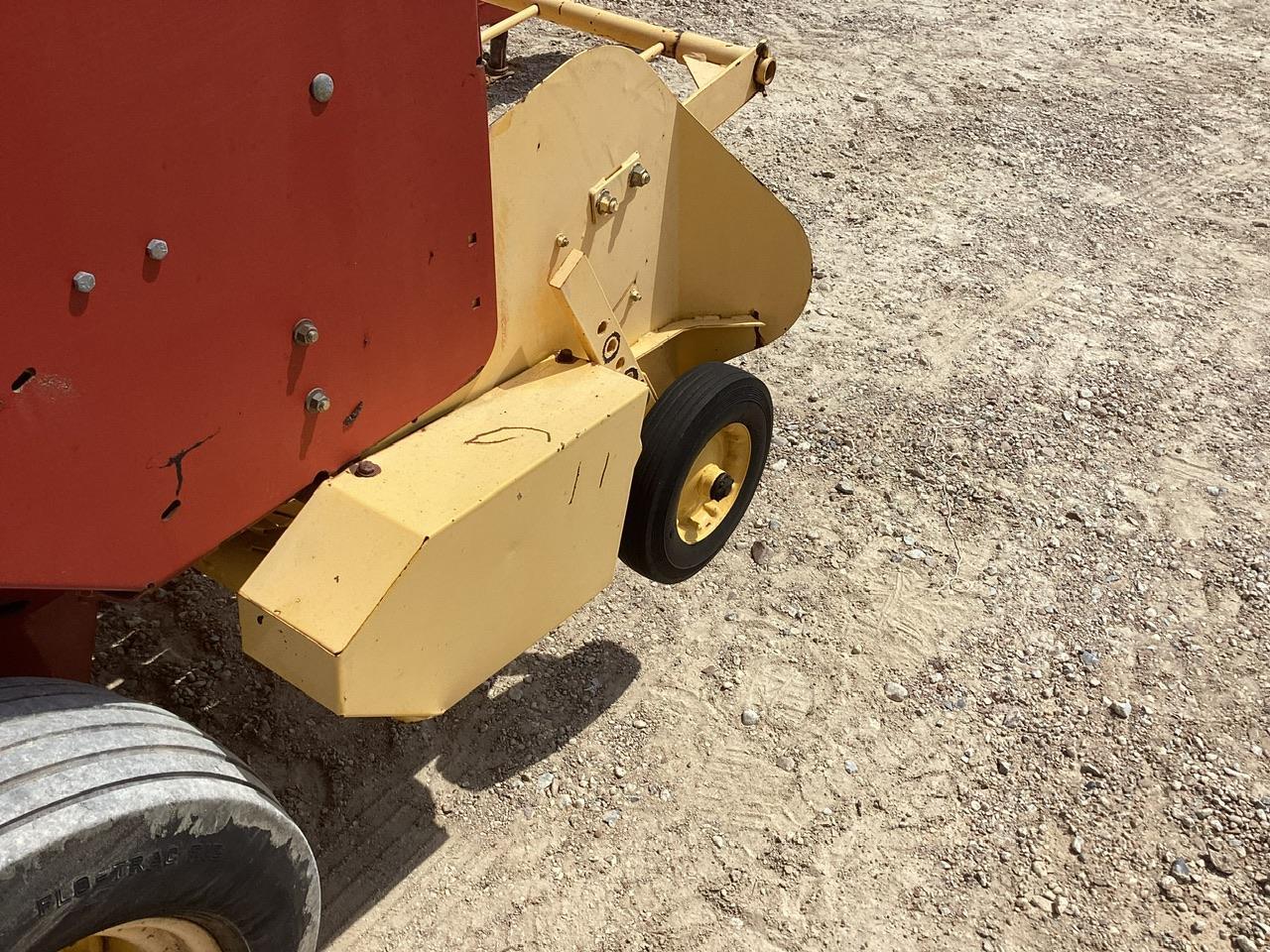 New Holland 570 Square Baler