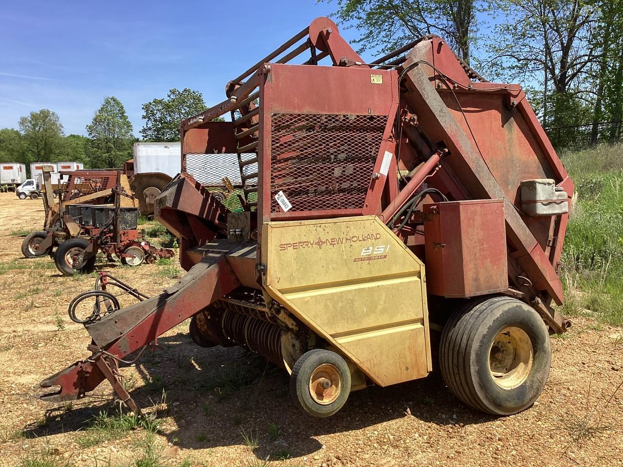 New Holland 851 Auto Wrap Baler