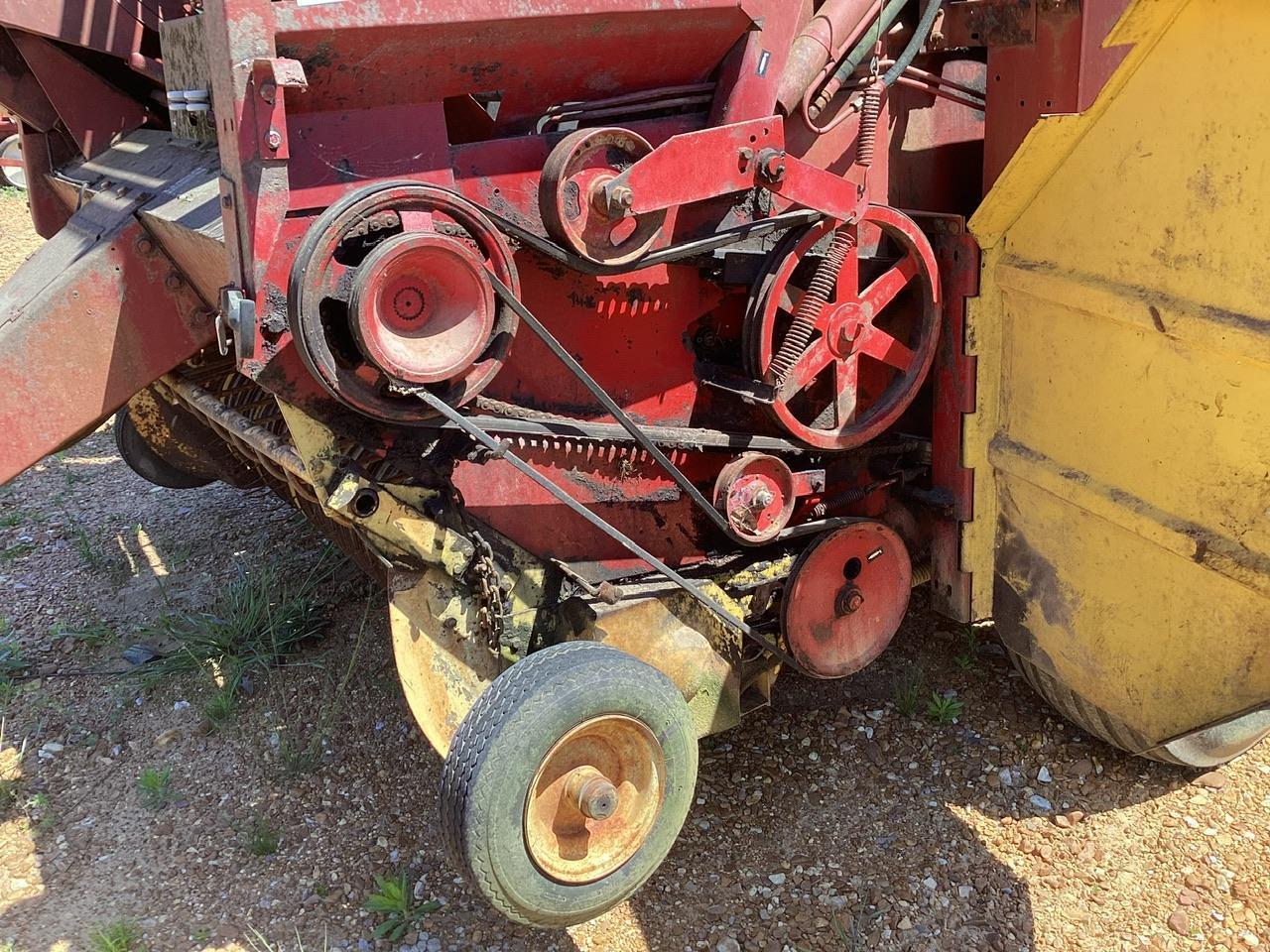 New Holland 851 Auto Wrap Baler