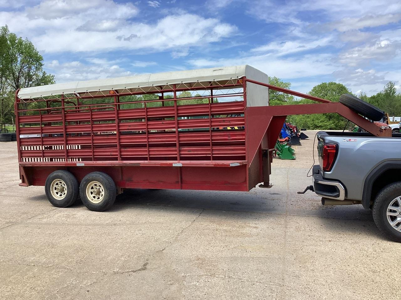 1988 WW Gooseneck 16 Foot Stock Trailer