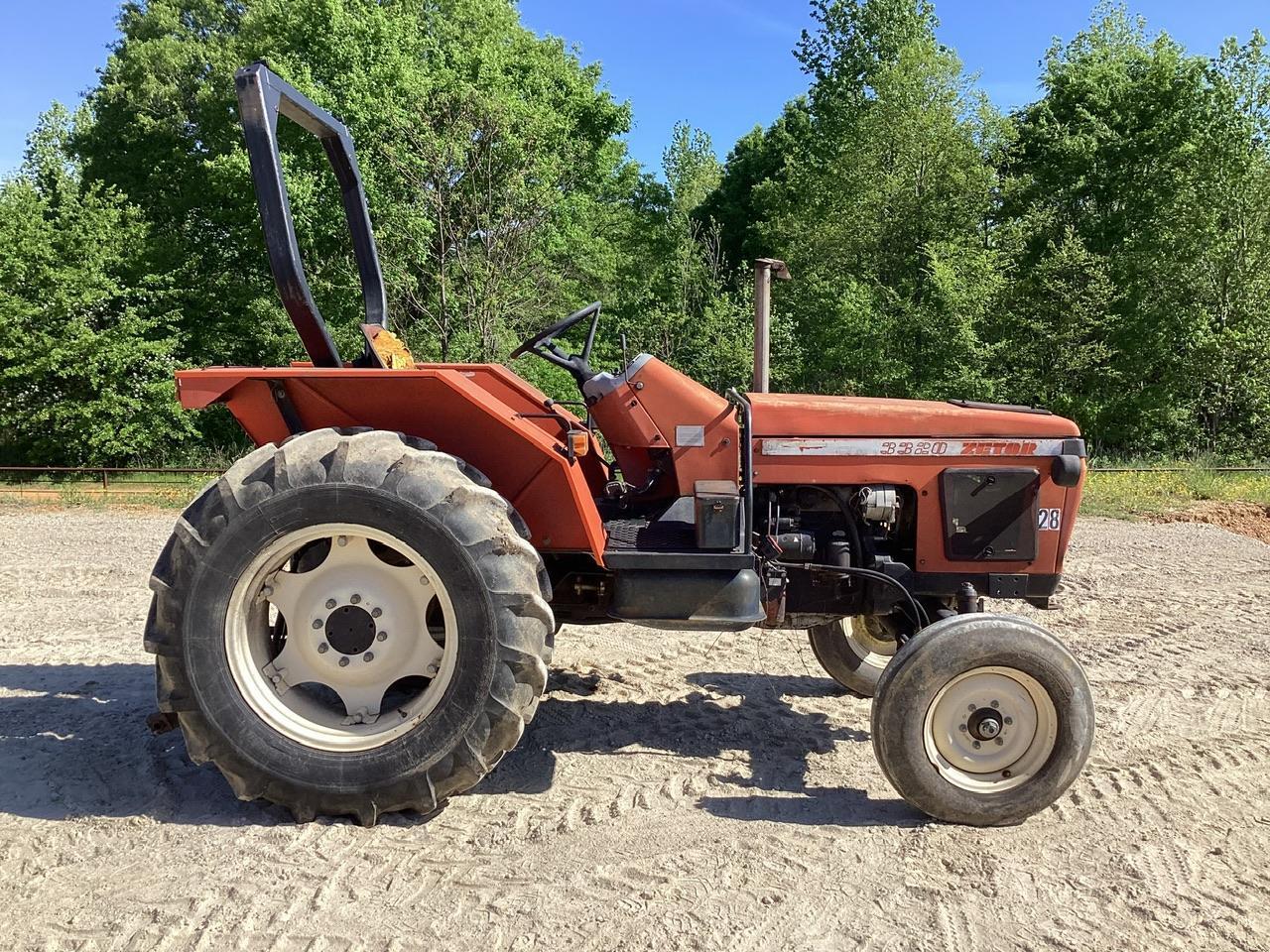 Zetor 3320 Tractor