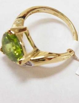 14K Diamond&  Peridot Ring