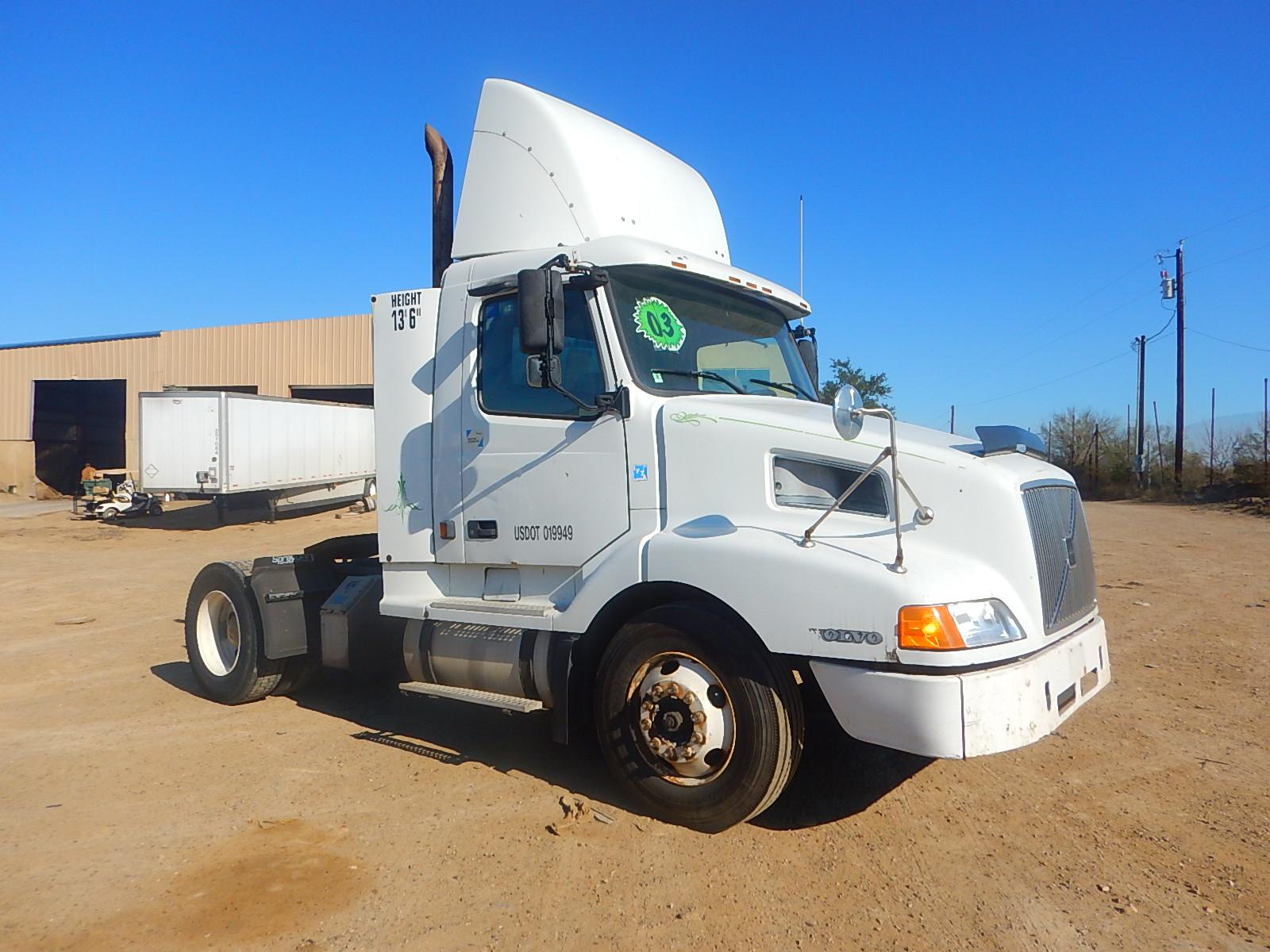 2003 VOLVO VNL424